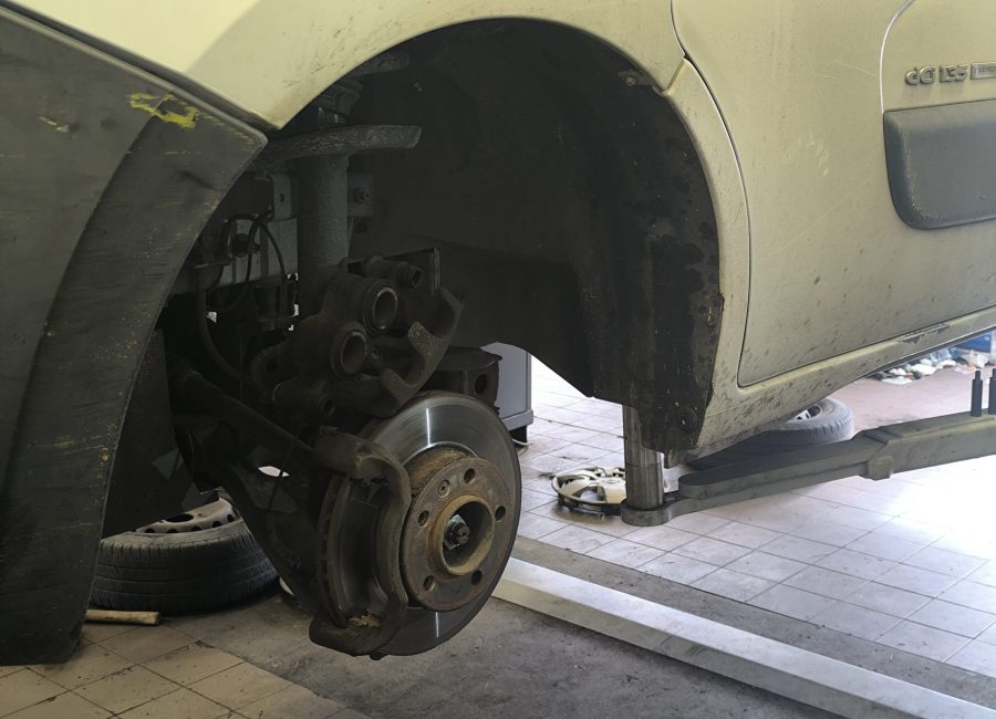 Naprawy-układu-hamulcowego